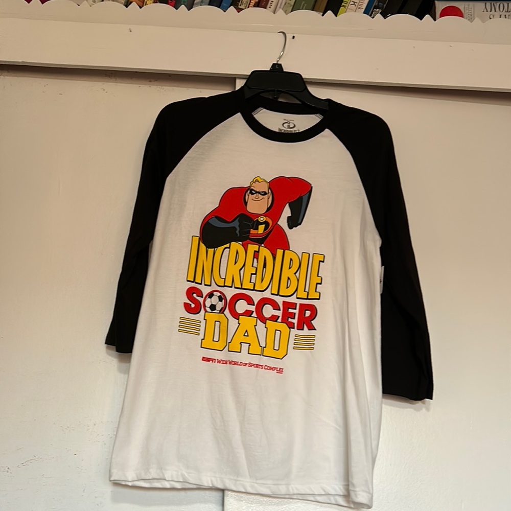 Disney pixar incredible 2 y shirt size small nwt